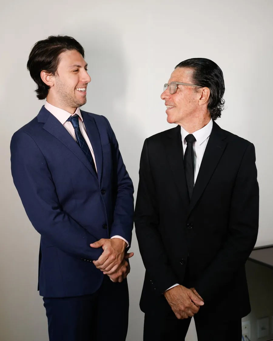 Dr. Vitor Villela Mega e Dr. Luís Henrique Lemos Mega